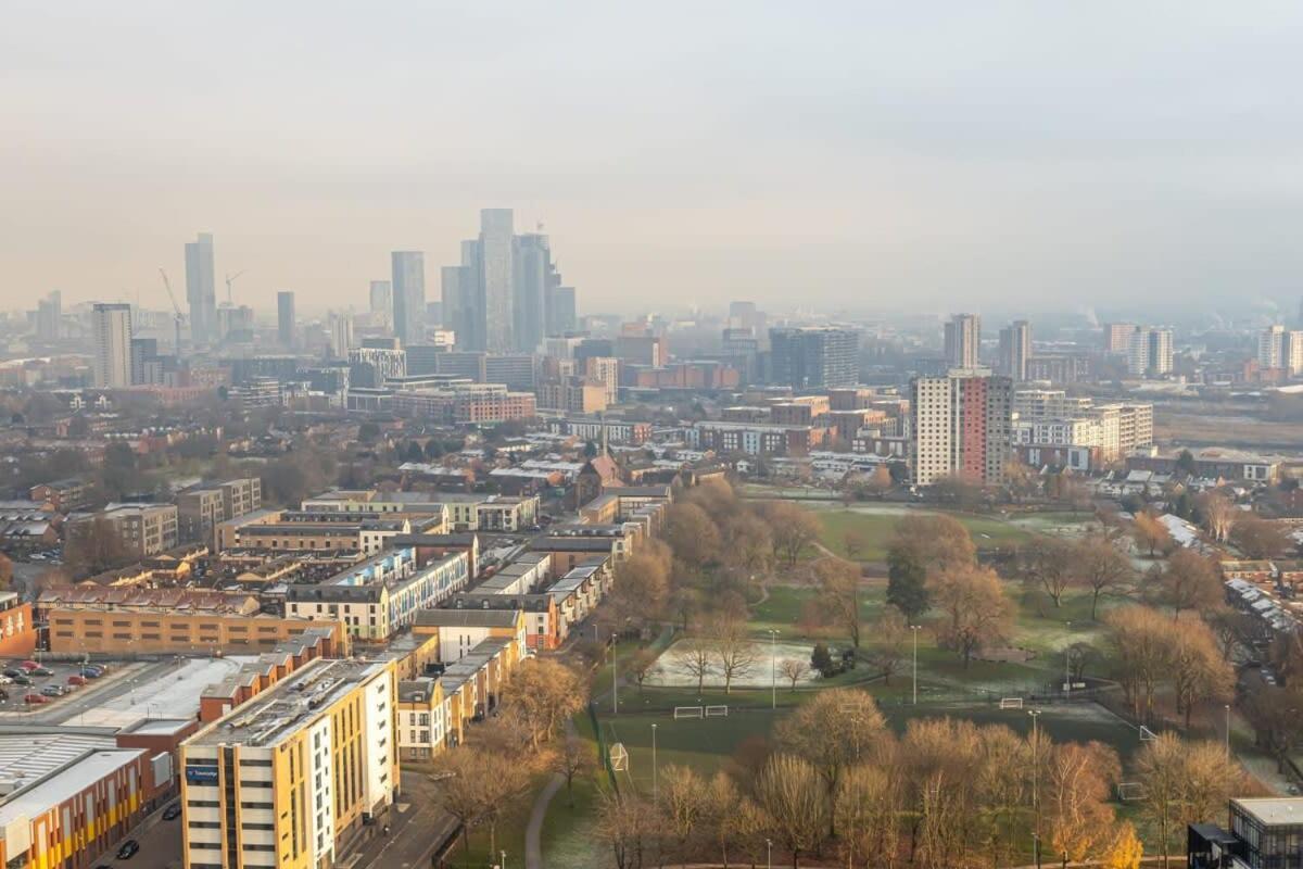 Stunning 2 Bed Apartment In Salford Amazing Views Манчестър Екстериор снимка