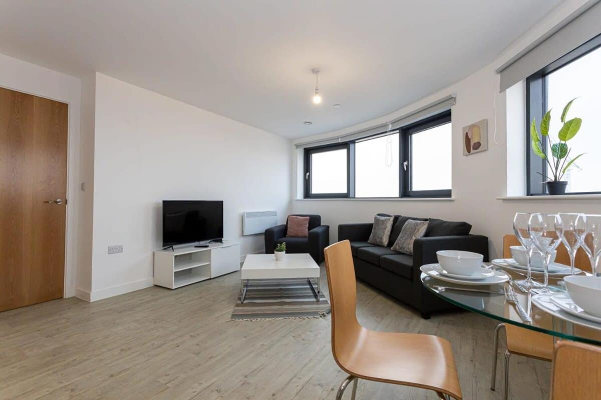 Stunning 2 Bed Apartment In Salford Amazing Views Манчестър Екстериор снимка